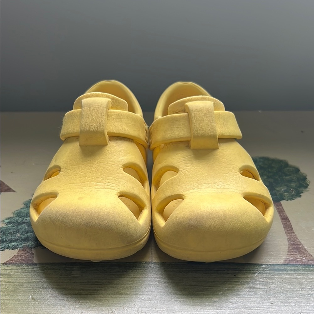 Ten Little Yellow Splash Toddler Barefoot Water Sandals